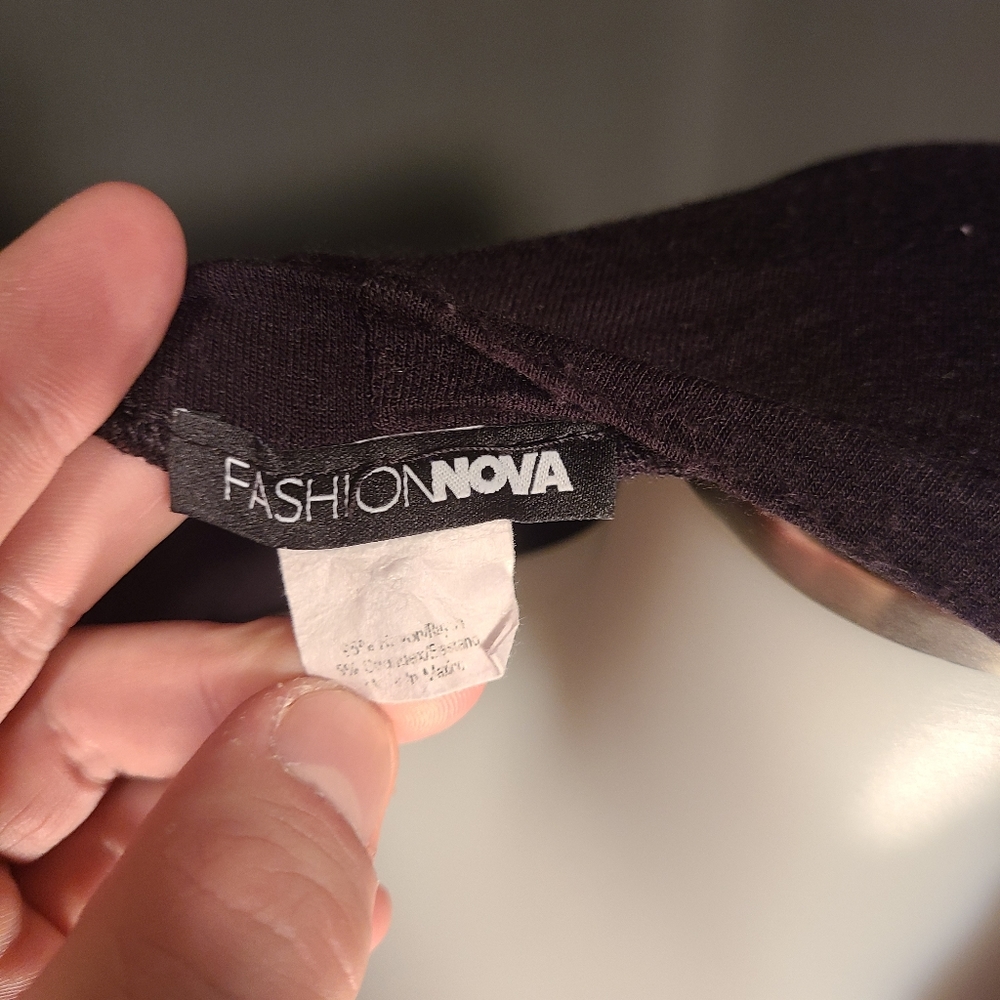 Fashion Nova distressed “Savage 1986 ” crop top - Picture 3 of 6